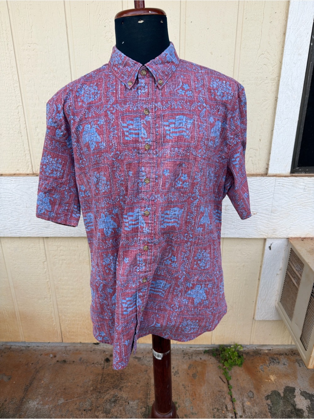 PreOwned Reyn Spooner Red/Blue Hawaiian Print Full Button Men's XL